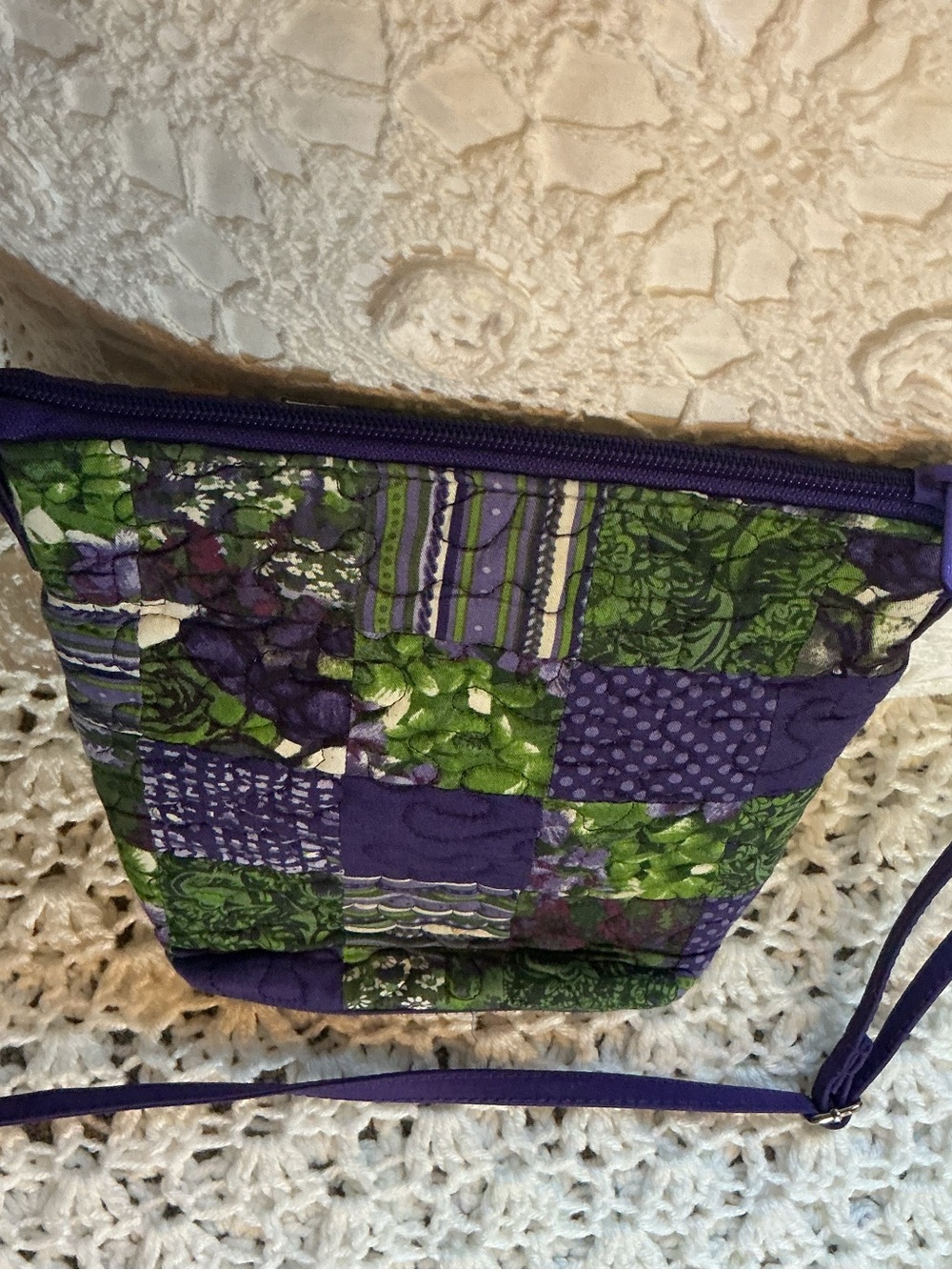 Donna Sharp Purple & Green Quilted Crossbody Bag - Picture 7 of 9
